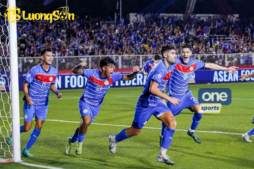 Philippines cũng giữ được thành tích bất bại giống ĐT Việt Nam